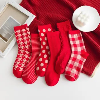 2022 Nové Žien Vianočné Ponožky Koberčeky Prekladané Jeseň A v Zime Pohodlné Harajuku Červená Farba Retro Dlhé Ponožky