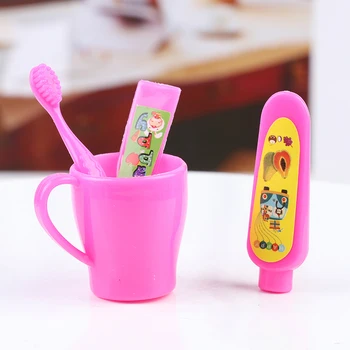 4Pcs/Set Bábika Kefka Miniatúry zubná pasta Tube Cup Kúpeľňa Dekorácie, Doplnky pre Bábiky domček pre bábiky Mini Kit Pre Dievčatá Obrázok 2